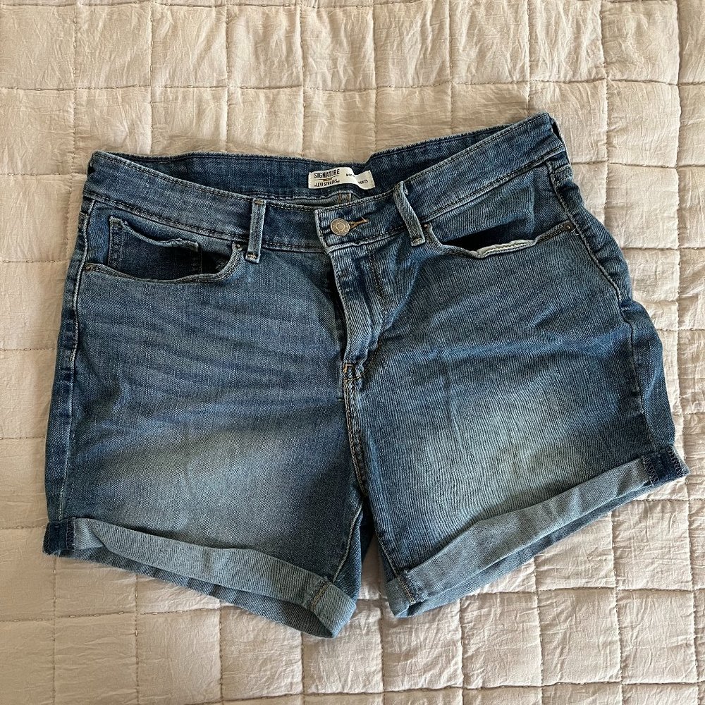 Women's mid-rise jean shorts